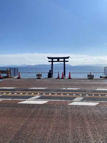 【滋賀県】愛犬と行く琵琶湖に浮かぶ幻想的な大鳥居「白髭神社」